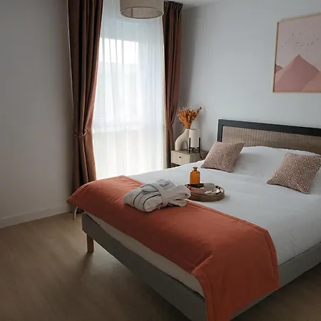 Domitys Les Demoiselles - Intergenerationnelle Aparthotel 4*