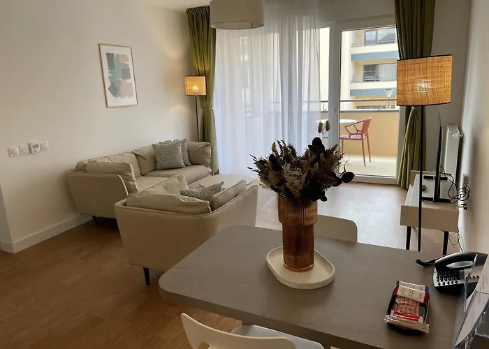 Appart hôtel Domitys Les Demoiselles - Résidence Intergénérationnelle Beaune (Cote d'Or)