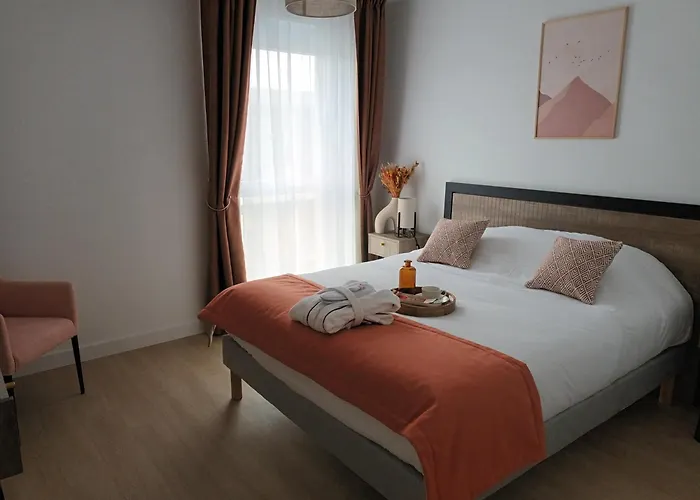 Domitys Les Demoiselles - Intergenerationnelle 公寓式酒店 4*