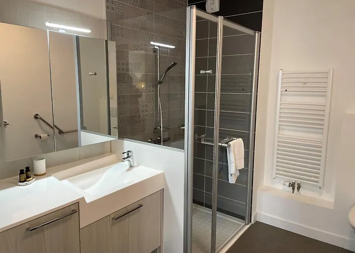 Appart hôtel Domitys Les Demoiselles - Résidence Intergénérationnelle 4*